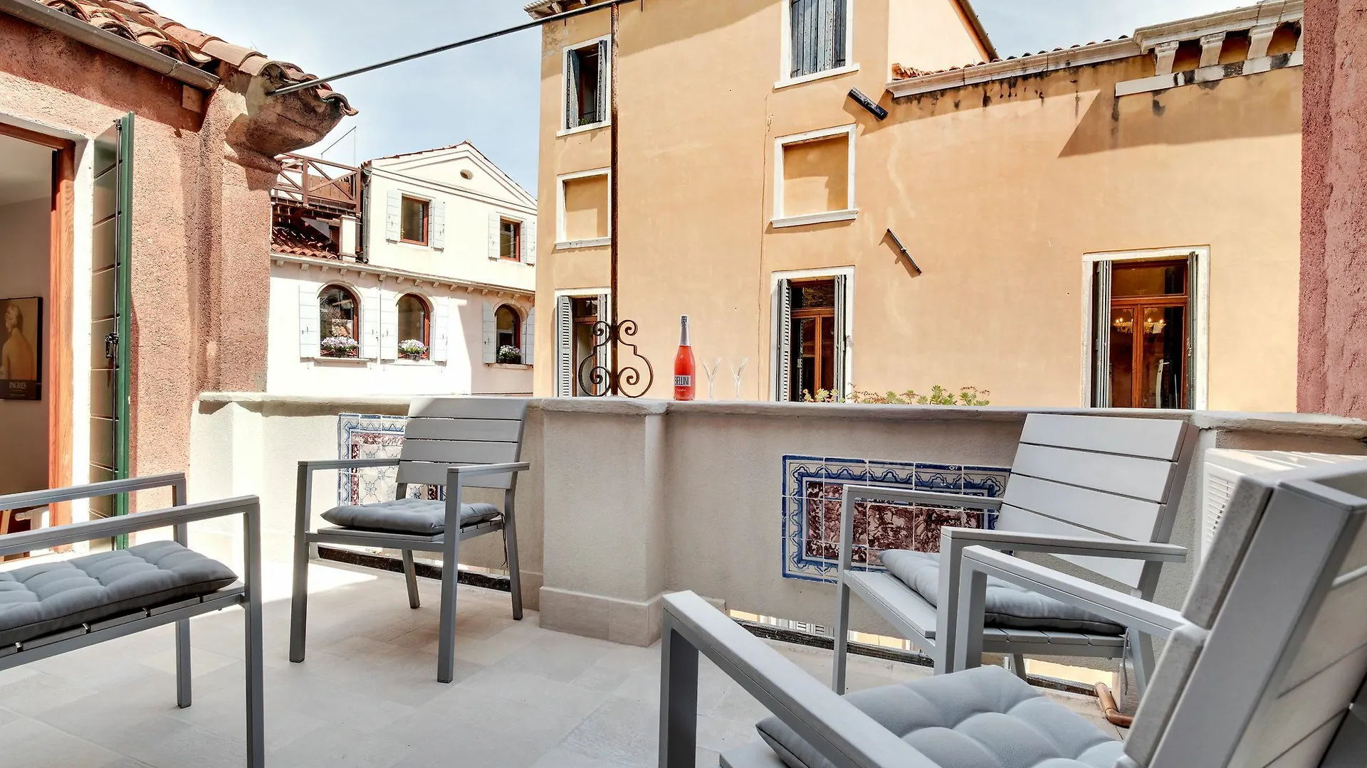 Santo Stefano Accademia Apartment Venice
