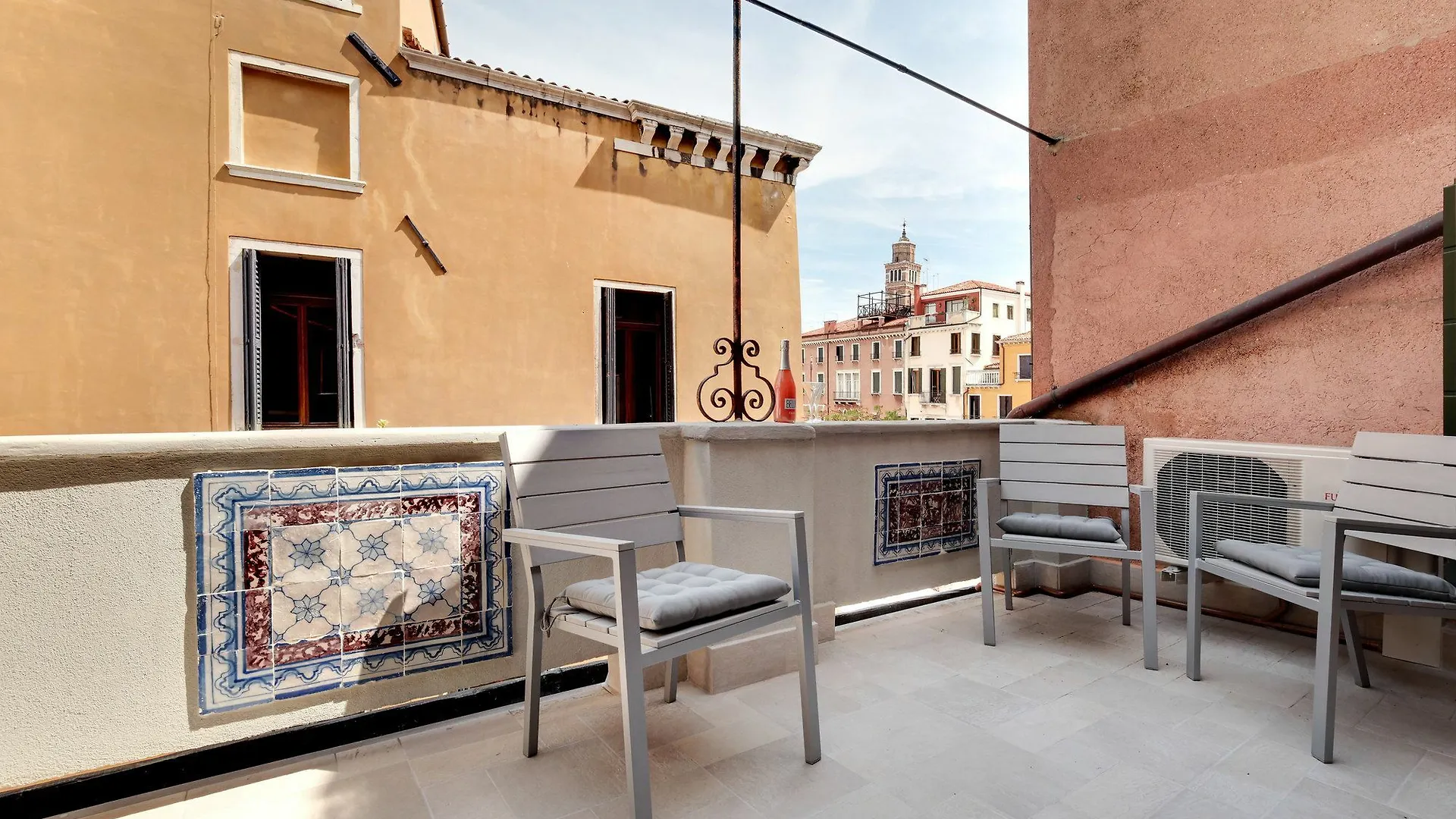 Santo Stefano Accademia Apartment Venice